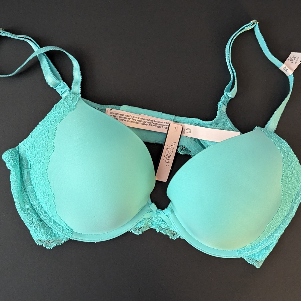 ✨NWT✨ Victoria's Secret Push Up Bra - 36c